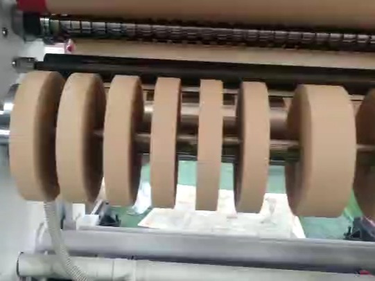 HFQL系列龍門(mén)高速分切復(fù)卷機(jī)